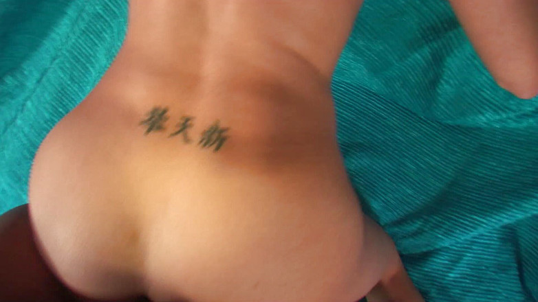 CBD Media Interracial: Горячее стройное тело Cassidy жестко трахает ее тугую киску большим черным членом