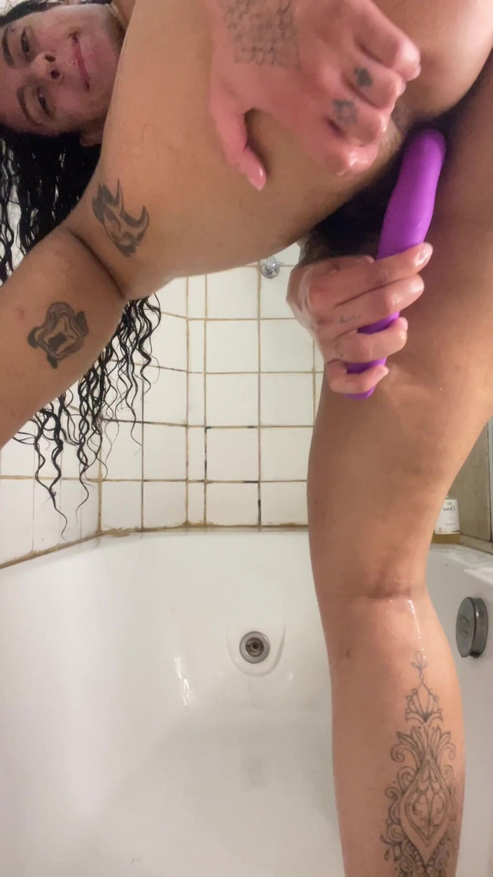 Bibi Hourani: Latina Goddess Masturbates Hairy Ass While Bathing