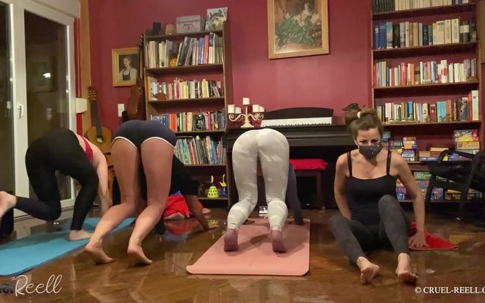 Cruel Reell: 4 ragazze yoga