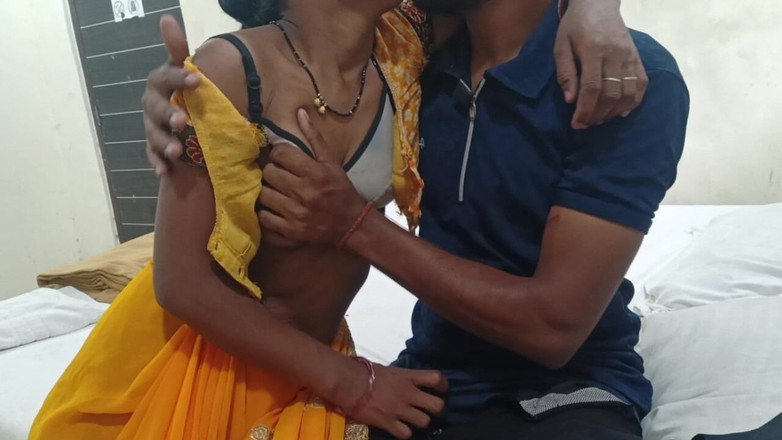 Desi Indian studio: Priya bhabhi memanggil saudara tirinya menyetubuhi memek dan suami