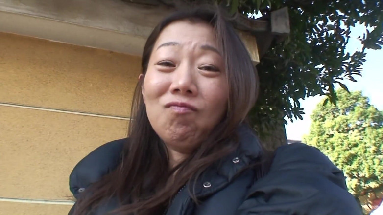 Japan Lust: Squirting Japanese cougar enjoys cock and toys