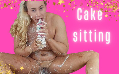 Michellexm: Seduto sulla torta