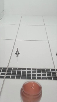 În Baie Băgându-mi Dildo-urile În Fund