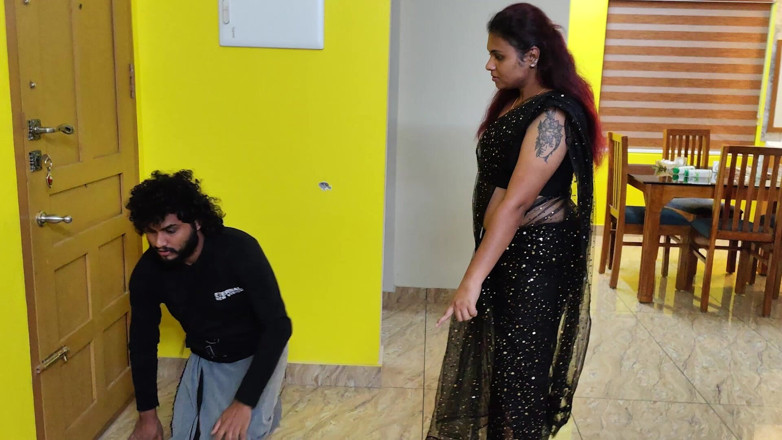 Vaigavarun Feet romance: Madam Punishing Servant Full Weight Body Trample
