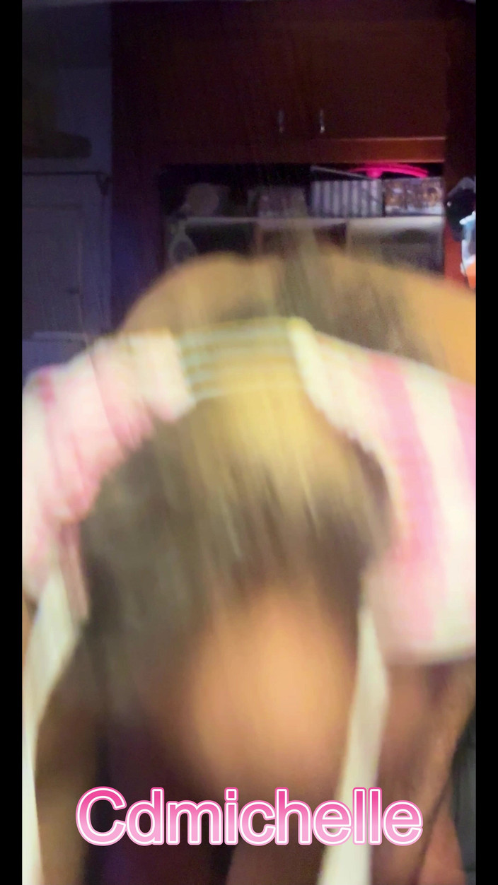 Feeling sexy today crosdressing: Cdmichelle pakai bikini merah muda &amp; putih baru dengan baru