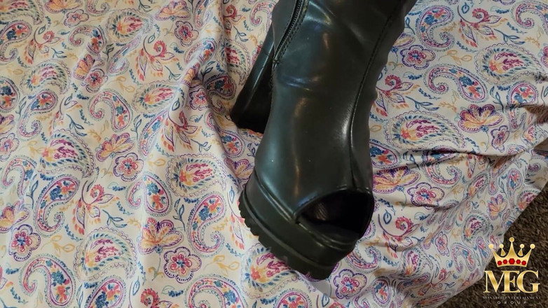 MochaSwallows: 망사에 있는 모카스월로우스의 고래