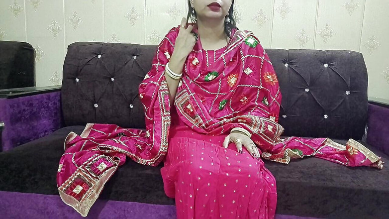 Saarabhabhi6: Vuil seksverhaal heet Indisch meisje porno neukpoesje neukend rollenspel in...