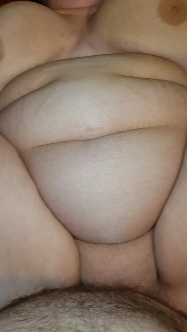 MrsPerfect69: Titten hüpfen und vollgespritzt!