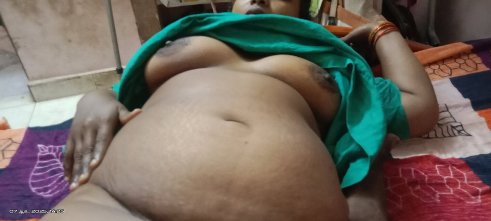 Tamil Anti Uma: Mijn pleegmoeder belde me en zei: "Als ik alleen thuis ben,...