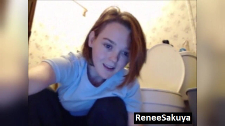 Renee Sakuya: Peeing upclose and masturbating