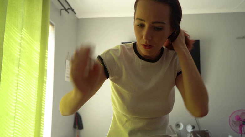 Alicia Robertz: Smoking While Sucking Dick - Cum Swallow