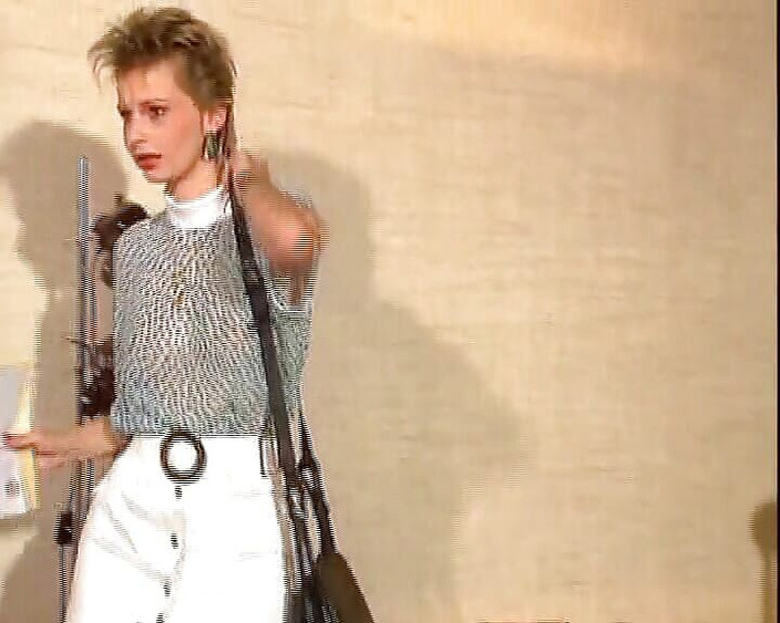 Deutsche Camgirls: Three Sexy German Chicks in Stockings Fingering Each Other on...