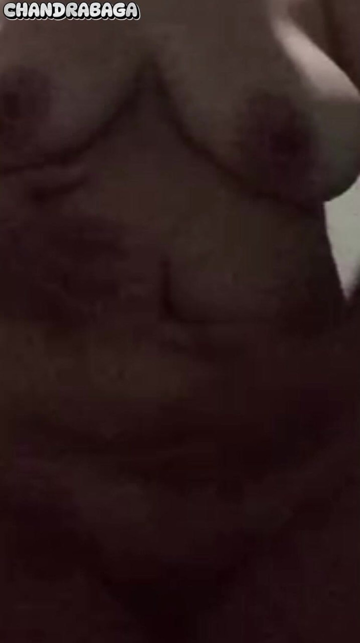 Claraidn: Ahhhhhhh můj miláčku pojď sem jsem tak nadržená Lízej mi...