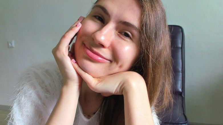 Rarible Diamond: Hands Under My Chin