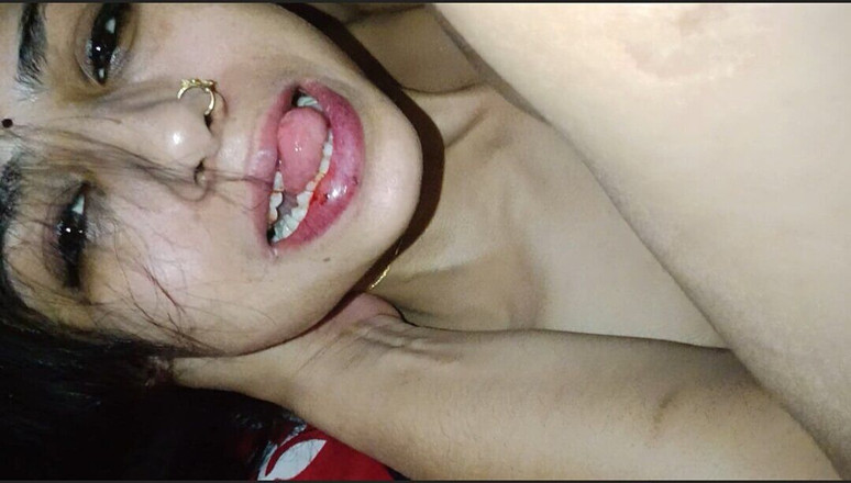 Hot Sis: Latika lagi asik ngentot kontol sampai dicrot di dalam