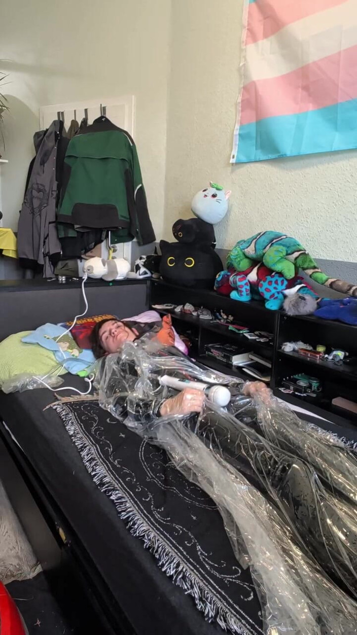 AJ_the_catgirl: Vacum Selfbondage Expirement