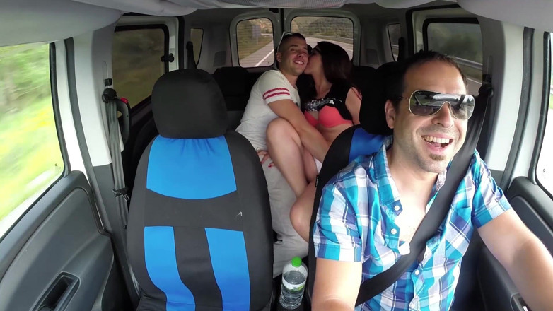 Lethal Teens: Ficken in einem taxi