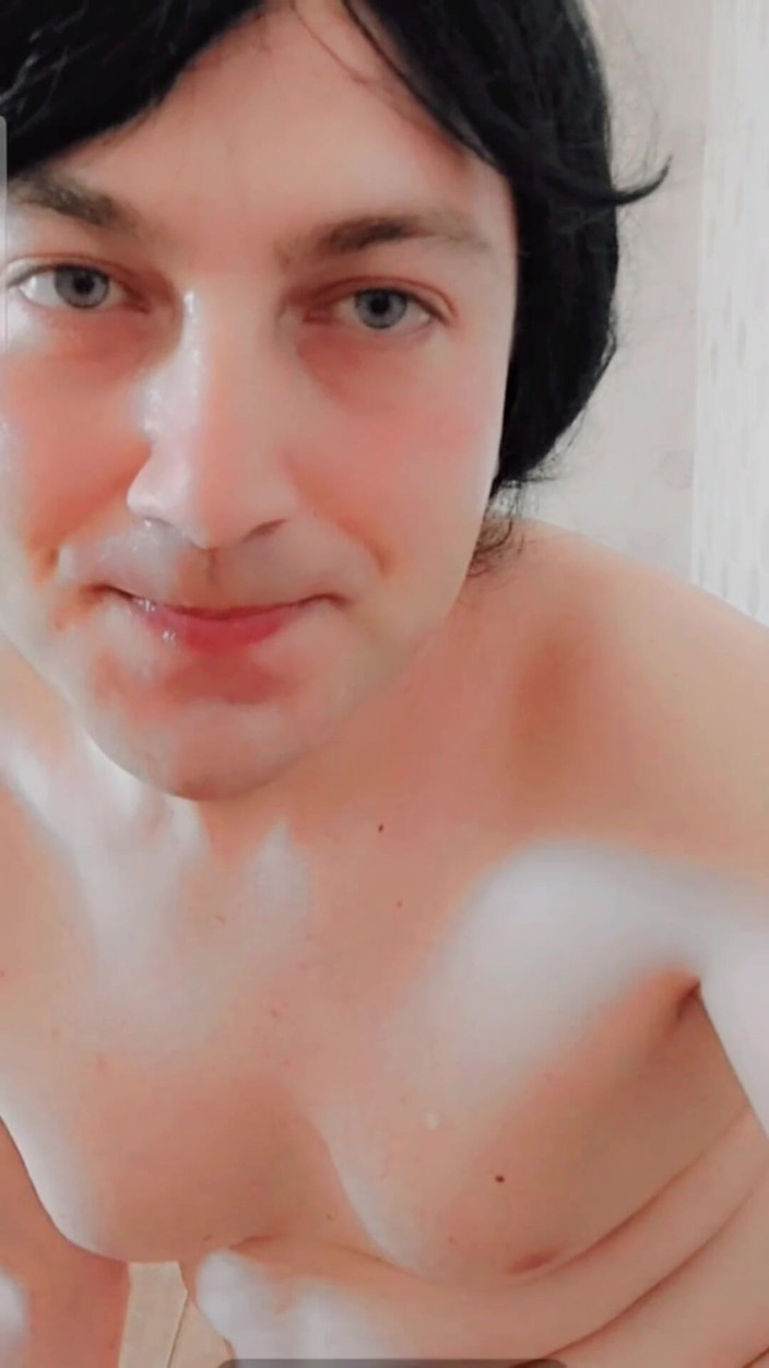 Kitty_Cross: 两次射精自我连续发生两次...你不会相信它有多快！