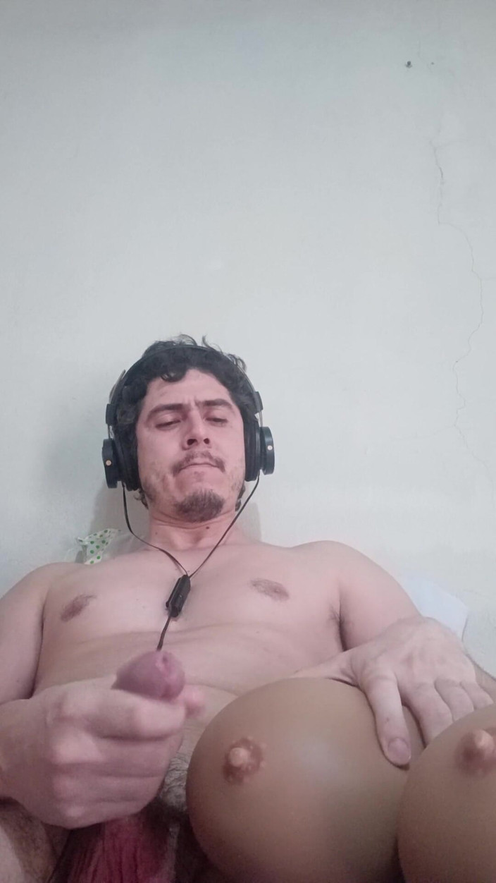 Tabasco Jake: Handsome Embarrassed Man Comes in Thick Squirts on Big Tits