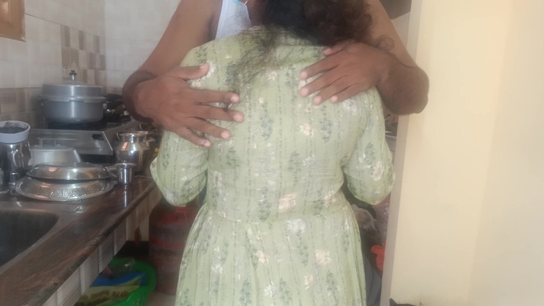 Laxi ammu: Dhivya Chennai Faculdade 3