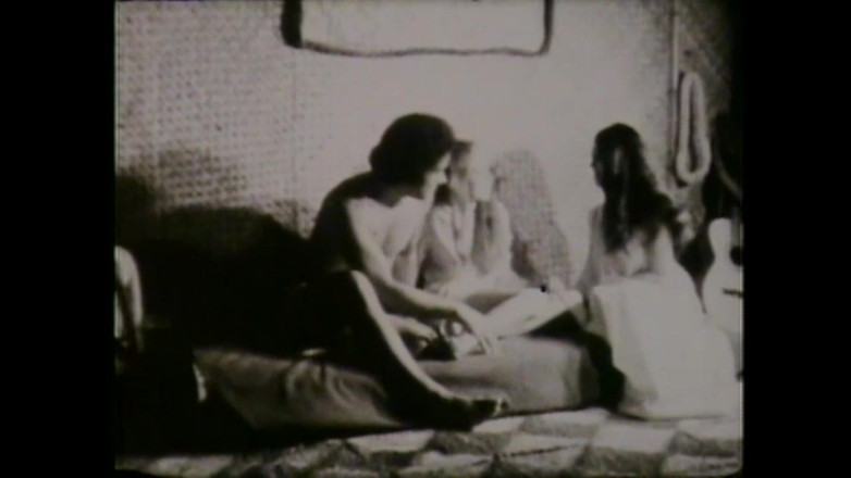 Vintage megastore: Cuplu lesbian cu nenorocitul lor