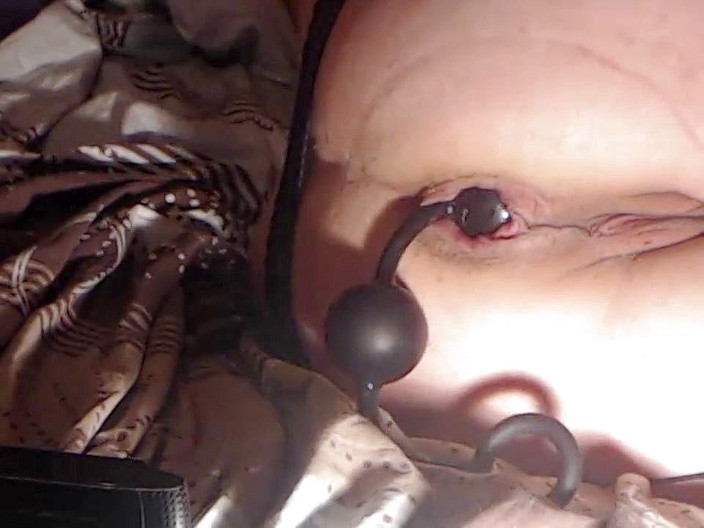 Putarankahotmilf: 両方の穴をクローズアップして大きな潮吹きで遊ぶ