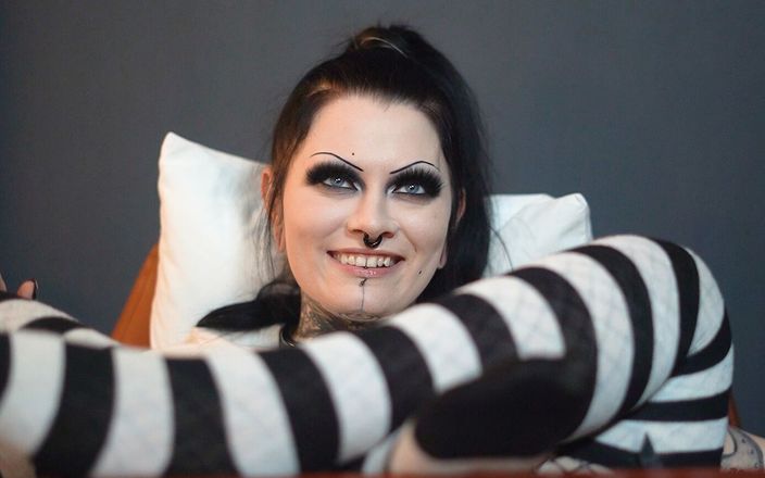 XxxWords: Kat black - croxxx bianco - pt1