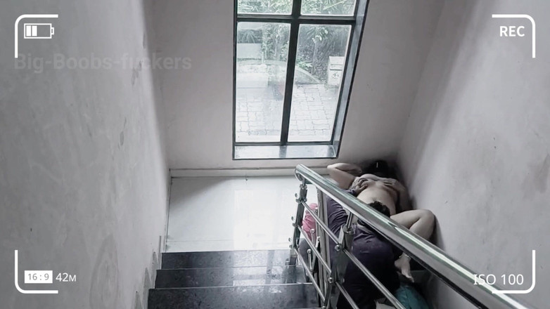 Big-Boobs-fuckers: La coppia telugu filma segretamente un vlog pornografico in una...