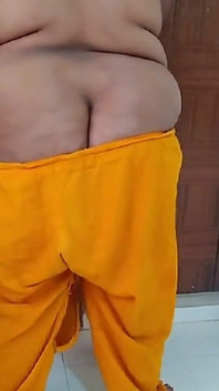 Un beau-père baise sa belle-fille indienne Rani pendant qu’elle faisait de l’exercice