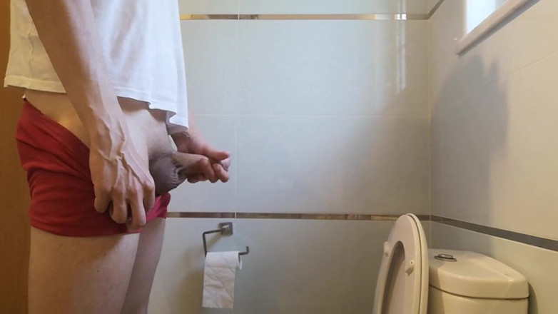 Rafael Torreano: 화장실에서 자위하는 나 자신을 촬영