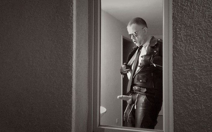 GERMANE_XL: 레더만 4번의 수탉 게임 &amp; 2번의 소변 소변