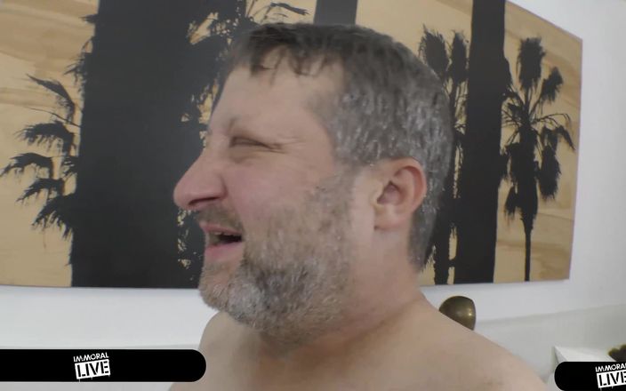 Immoral Live: Sugardaddy cho cô gái đại học bộ ngực khổng lồ tự...