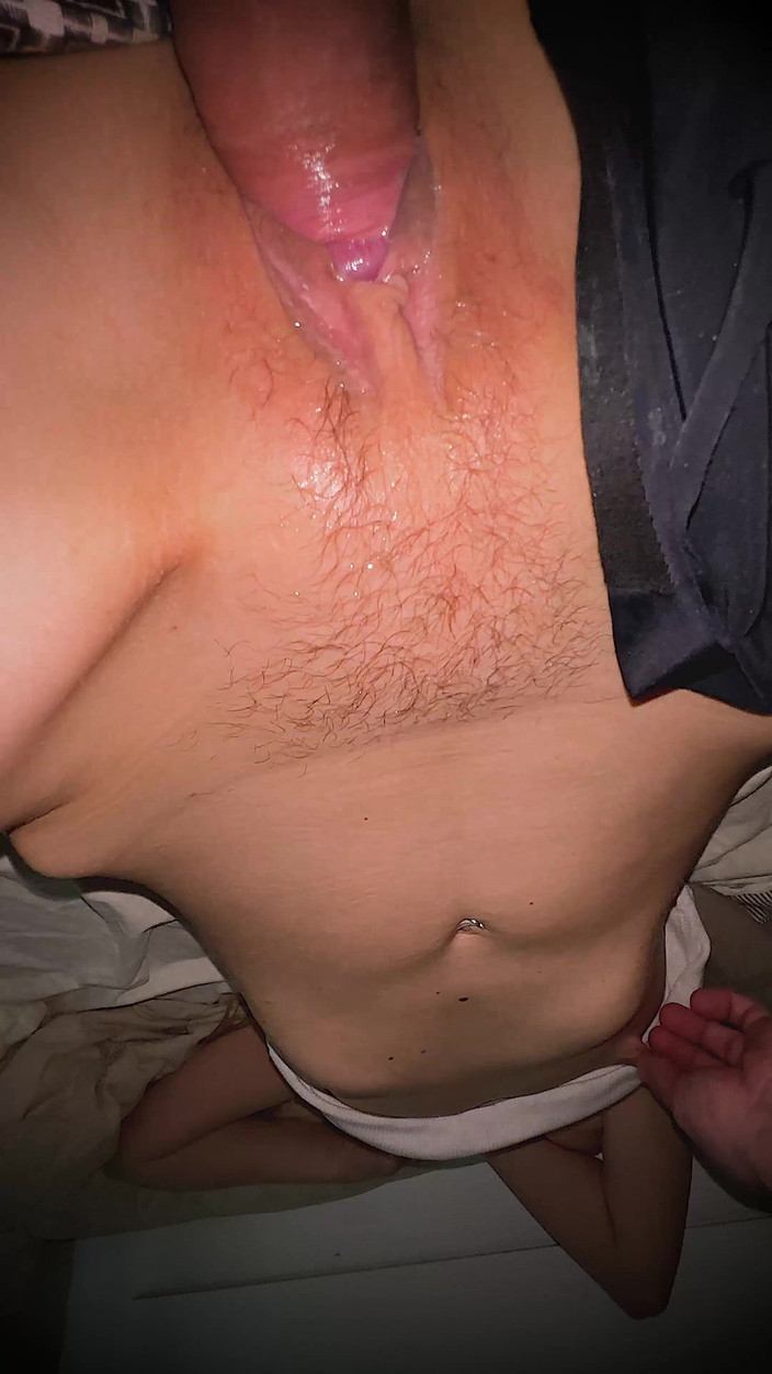 Gigi oficial: Awek dara menghidu dan melihat rakaman dekat