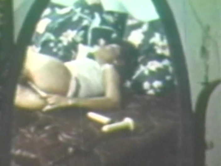 Vintage megastore: Латина мамка має трохи самозадоволуговування