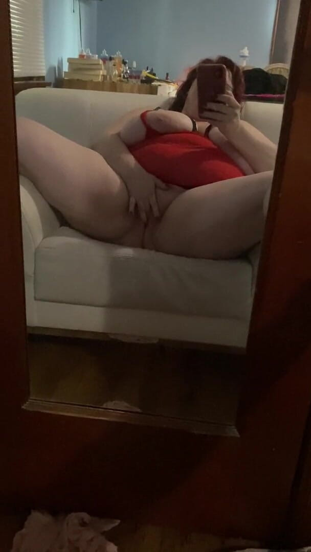 Rose Westt Studios: BBW sucks and fucks dildo in mirror