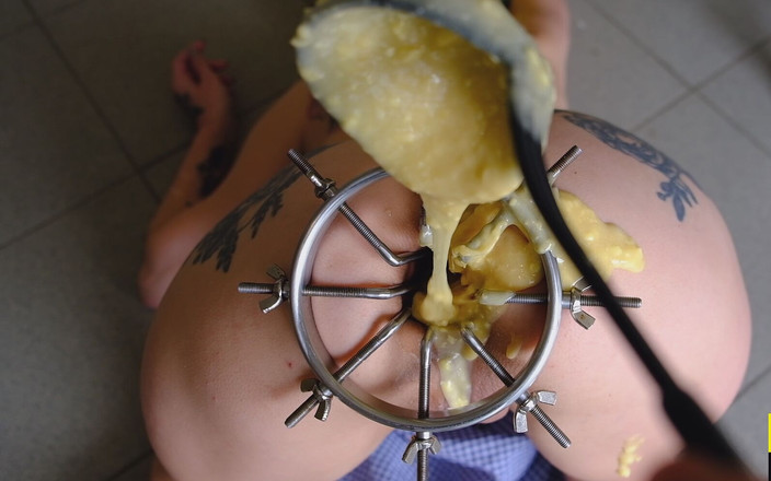 Forest-Whore: Gâteaux anal de la pute de la forêt. Détail de...