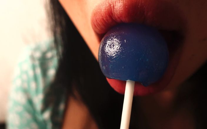 Asmr_mouth: Cây kẹo mút này đang cho tôi những suy nghĩ nghịch...