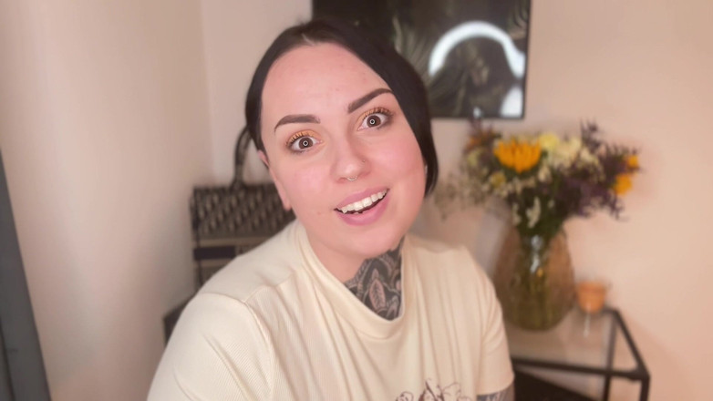 Miss Valentina: Clean My Asshole