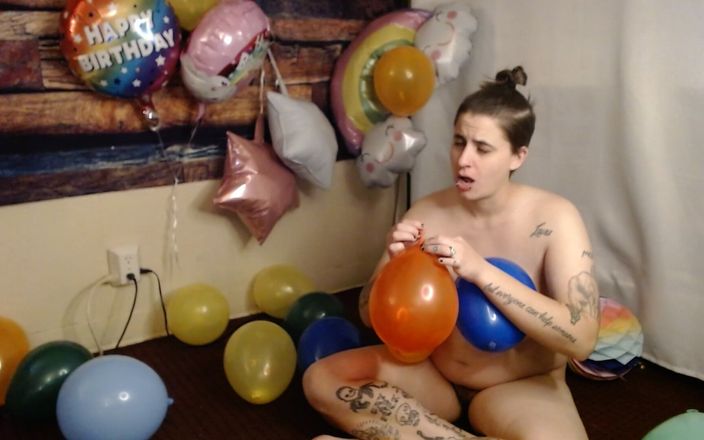TLC 1992: Naked Lesbians Balloon Deflating B2p