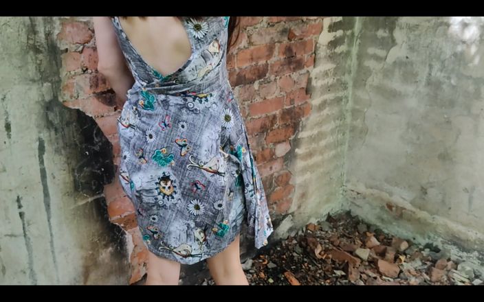 MissPopa: Je suis nymphomane de la forêt ! Je marche nue dans...