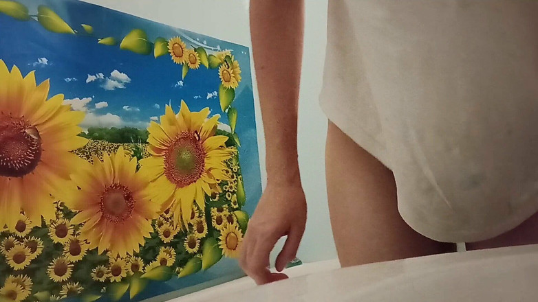 BW_Dolphin: Настоящий душ с горячей волосатой милфой. Моча.