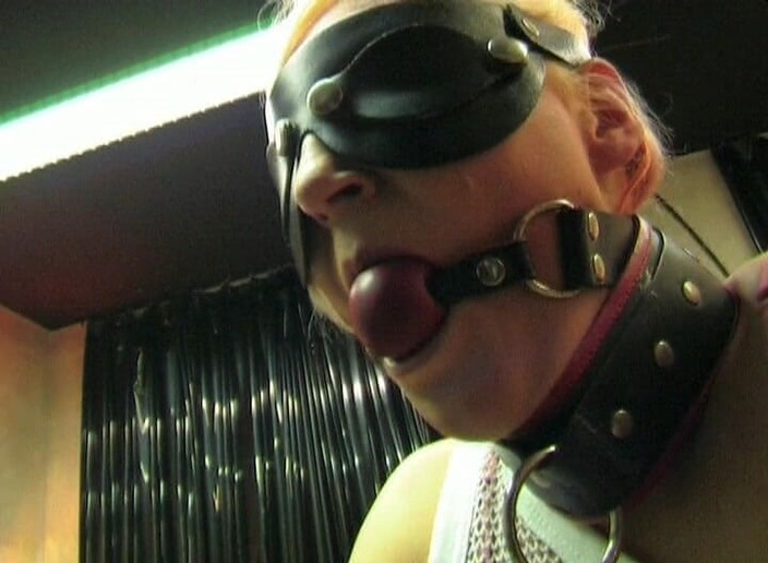 Male Dom - Spanking - BDSM: 占主导地位的荡妇让她的奴隶崇拜并服从她