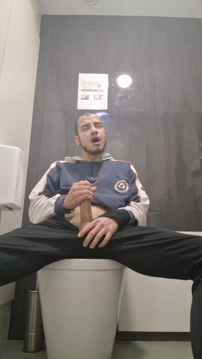 Fitguywithbigdick: 我几乎软了