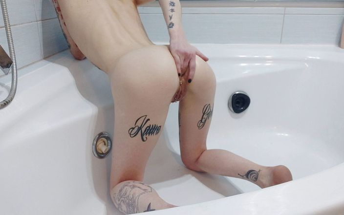 Inked Kawa Girl: Anal fingering in the bathtub