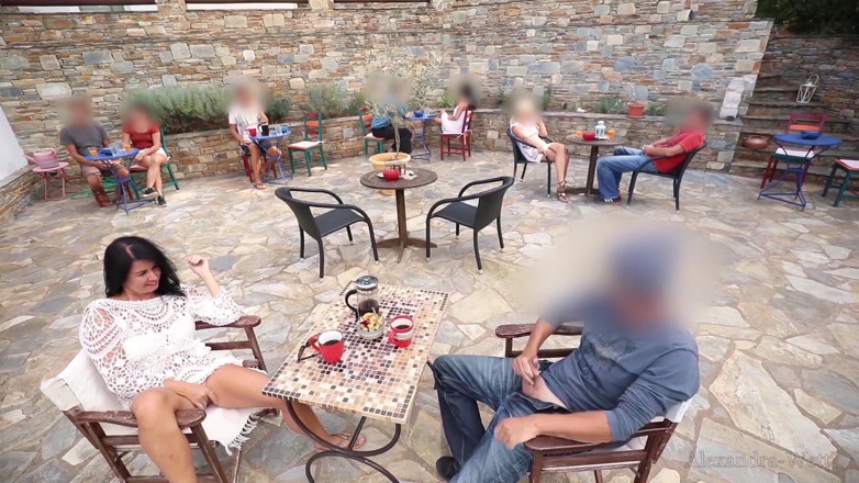 Alexandra Wett: Follada en medio del restaurante!
