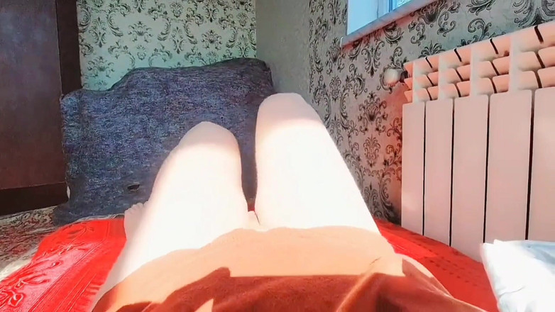 Kitty_Cross: ガーリーなくすくす笑いといたずらな小刻みに動く