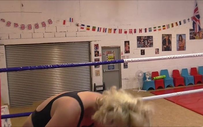 Strong Girls Rule: Sgr0034 ringmatch - glanzende pro-stijl - Schorpioen domineert Kpussy