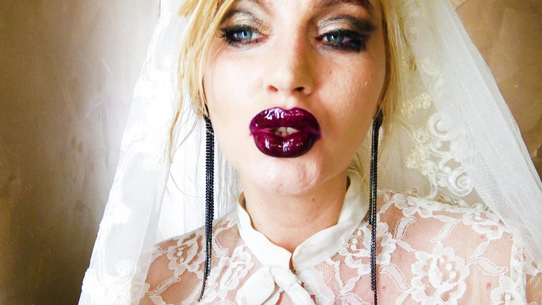 Goddess Celine: Femdom rtěnka Sexkisses