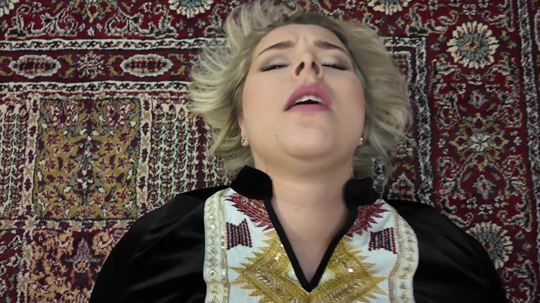 Amateur Homemade Porn: Sex with Tall and Big Ass Step Mom Nikky Dream