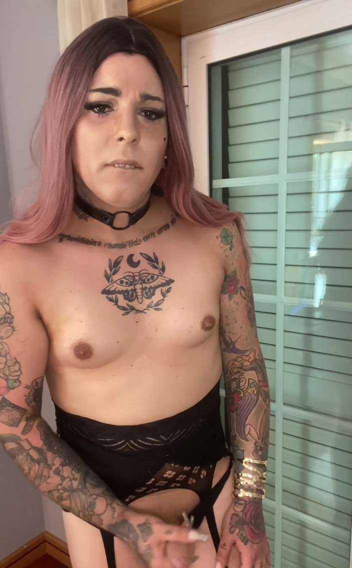 EmmaInkTrans: 我今天想做爱很多次，你呢？